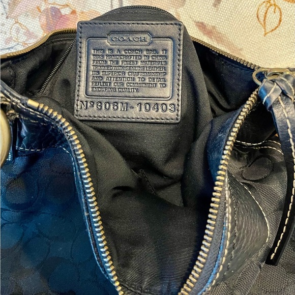 Vintage Coach 10403 | Black Signature Duffle / Crossbody Bag - Picture 12 of 13